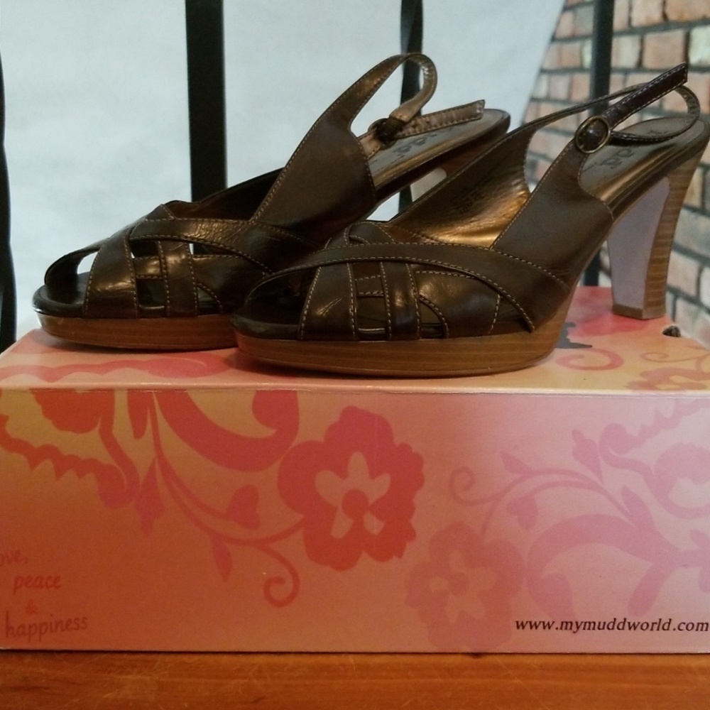Mudd Brown Strappy Heeled Sandals